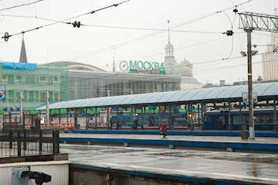 Moskau hat 9 Hauptbahnhöfe, wir kommen am Bahnhof Yaroslavsky an 